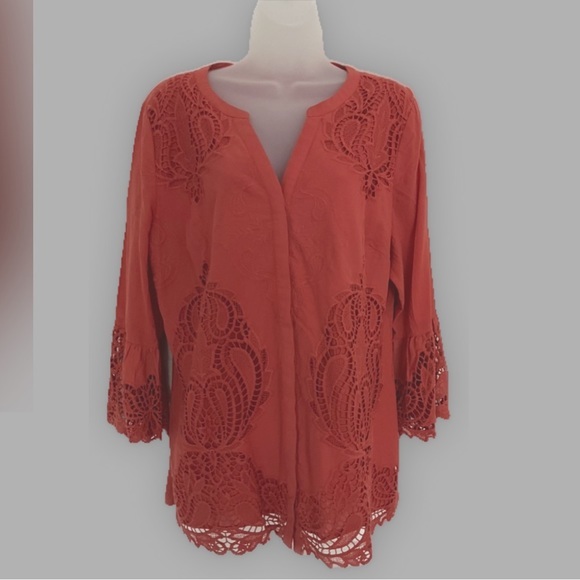 Chico’s top - Picture 1 of 2